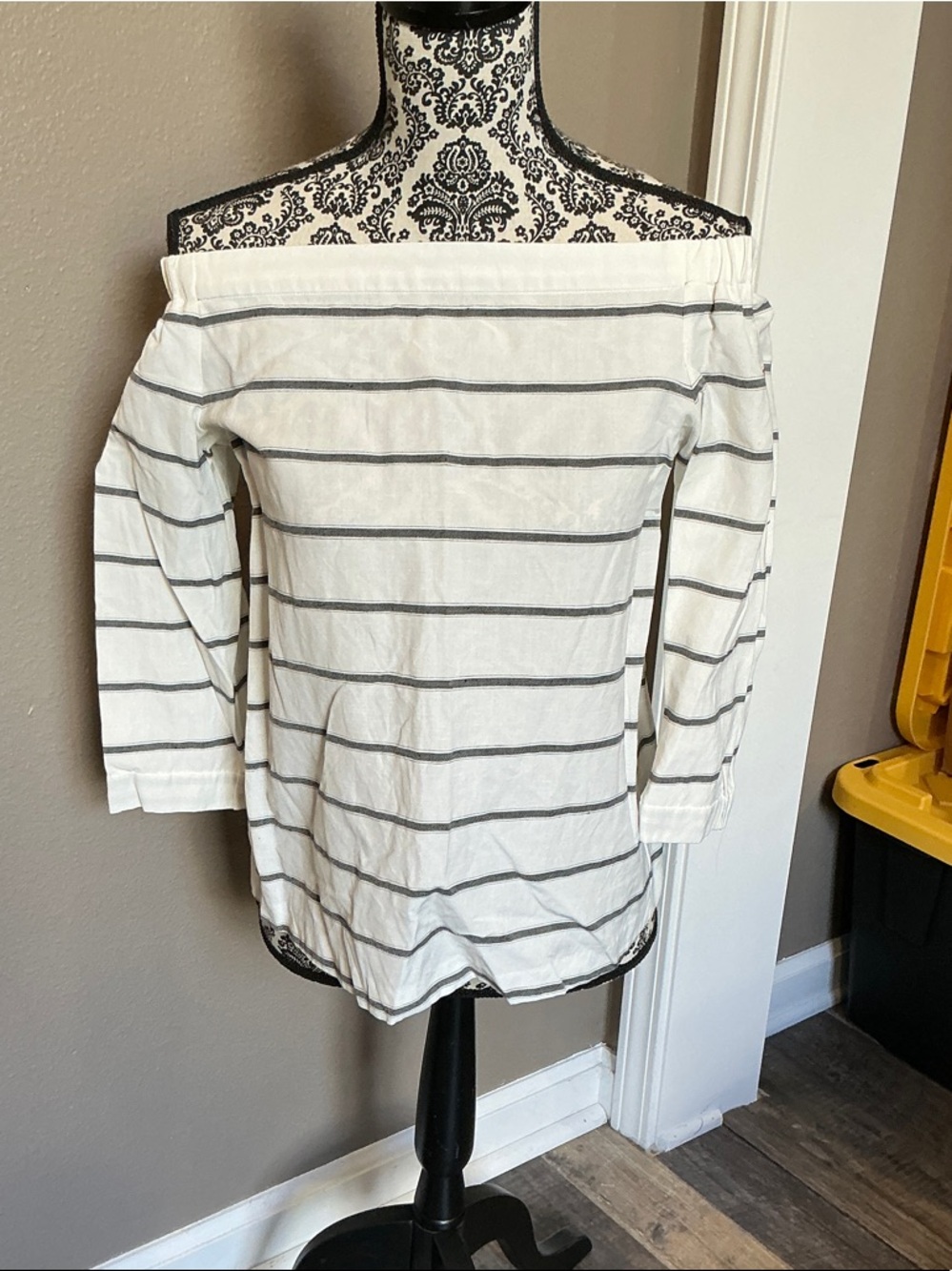 W by Worth White Off-Shoulder Tunic with Gray Stripes Size 4